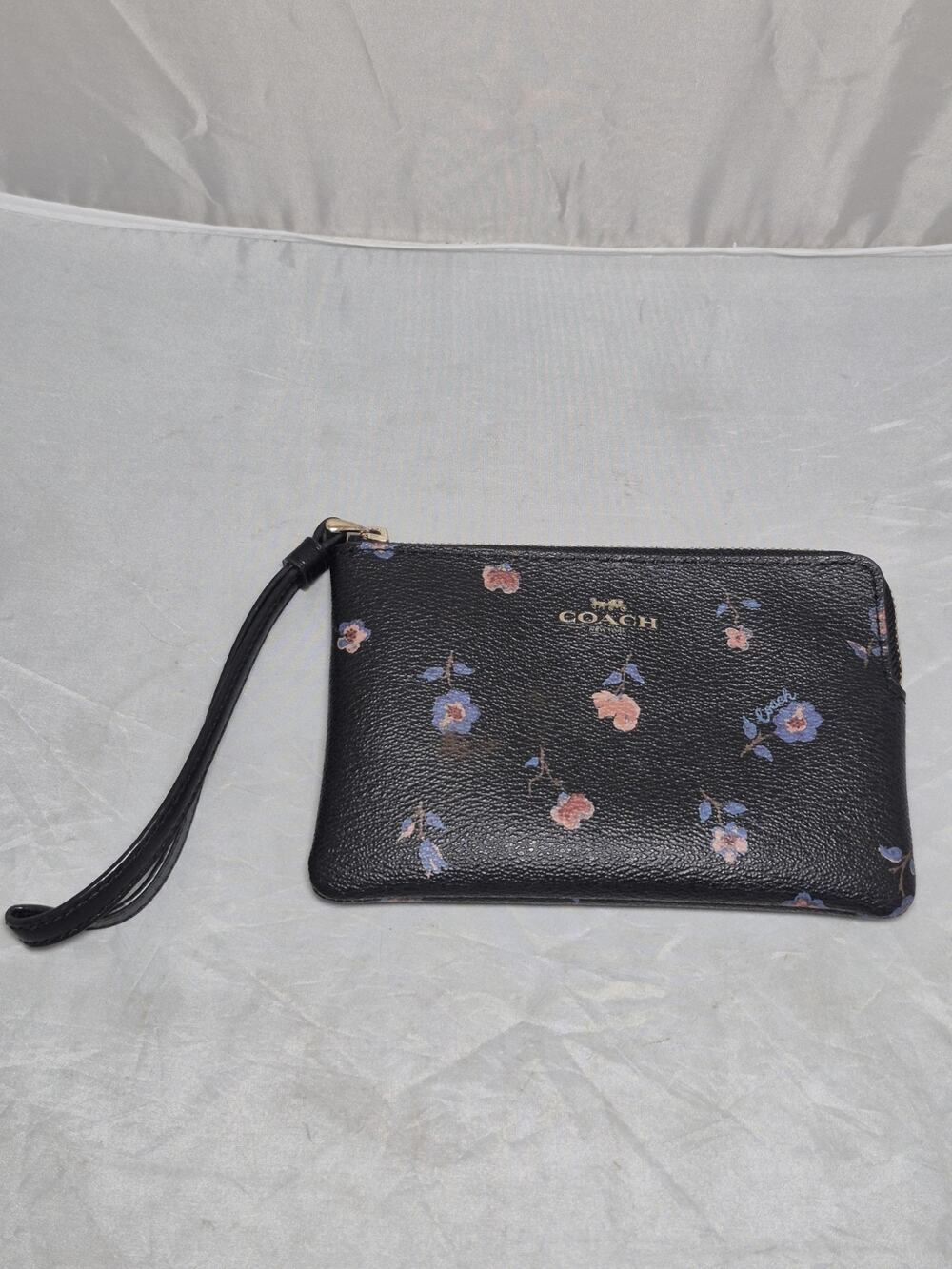 💥 COACH Mystical Floral Corner Zip Wristlet in Navy Multi Print